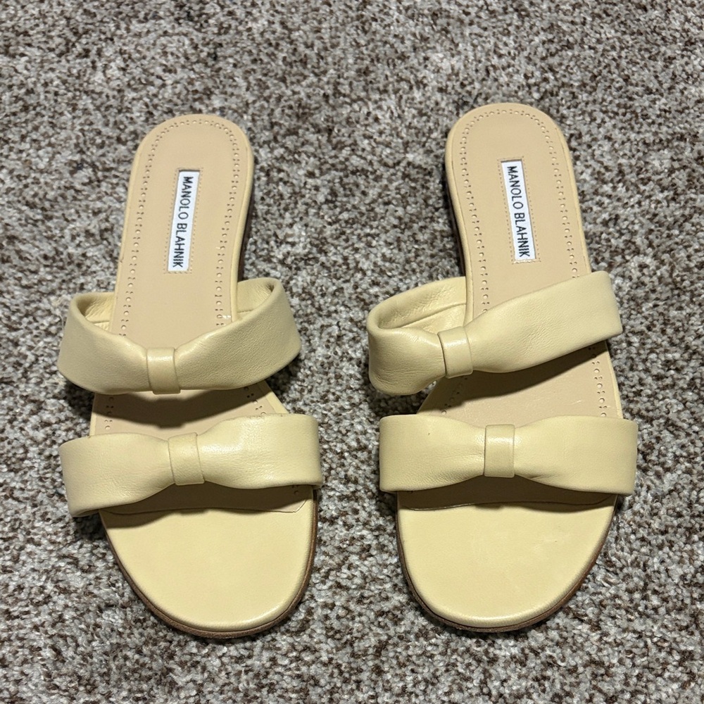 Manolo Blahnik Yellow Bow Sandals Eu40